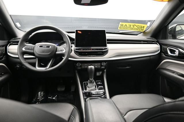 Used 2026 Jeep Compass Limited AWD/4WD image 21