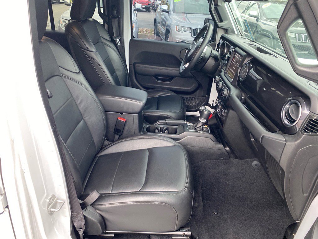 Used 2023 Jeep Wrangler Unlimited Sahara image 26