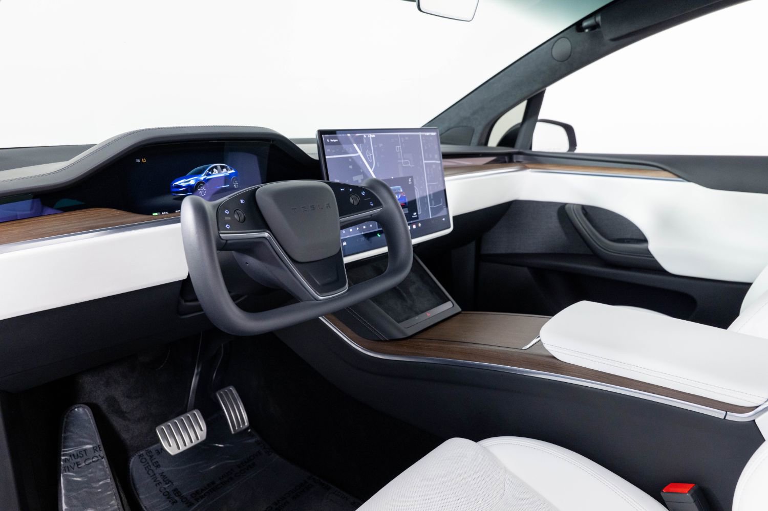 Used 2023 Tesla Model X image 13