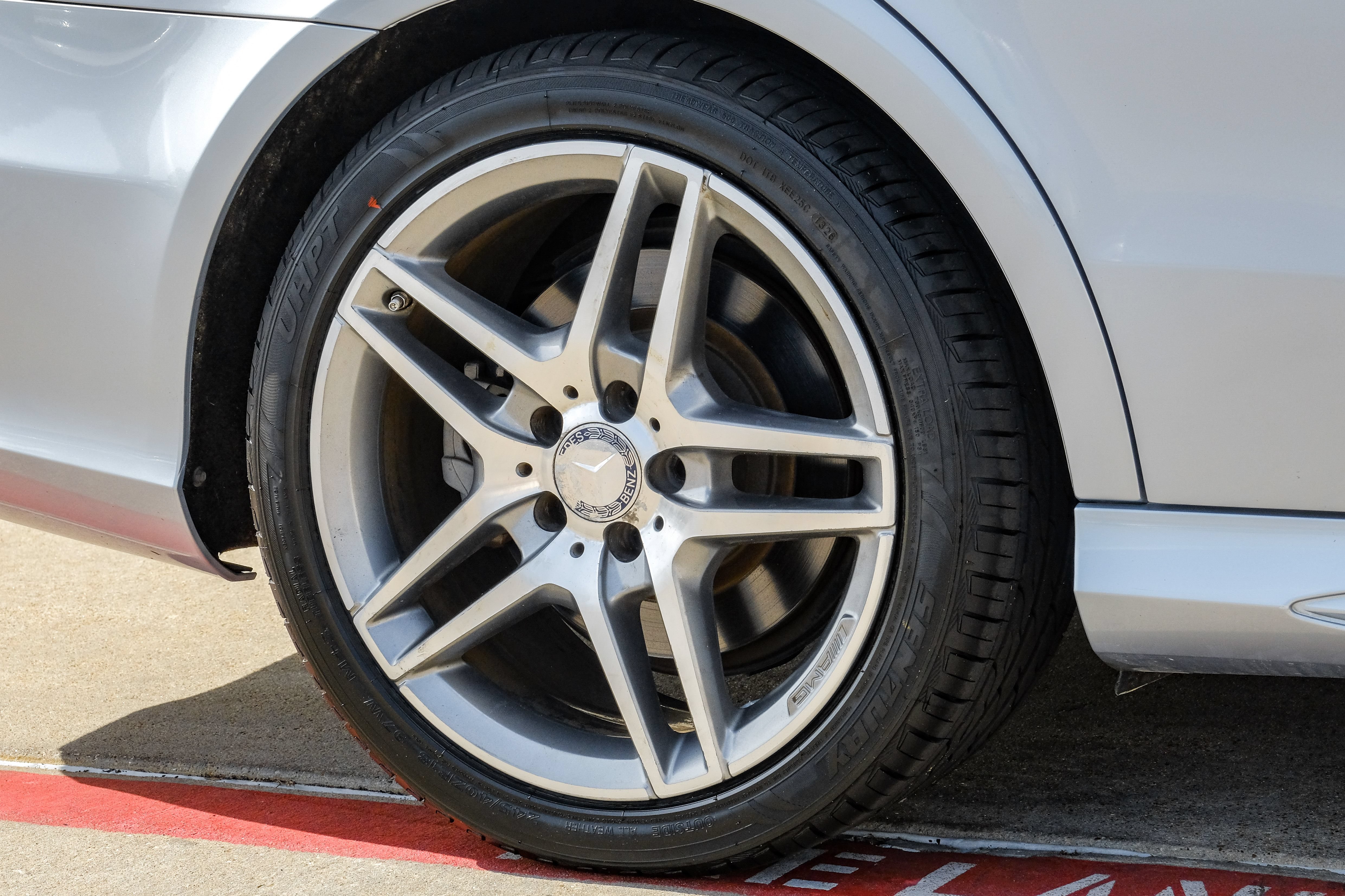 Used 2014 Mercedes-Benz E 550 4MATIC Sedan w/ Premium 1 Package image 62