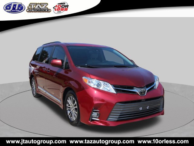 Used 2018 Toyota Sienna XLE Premium w/ Carpet Mat Package