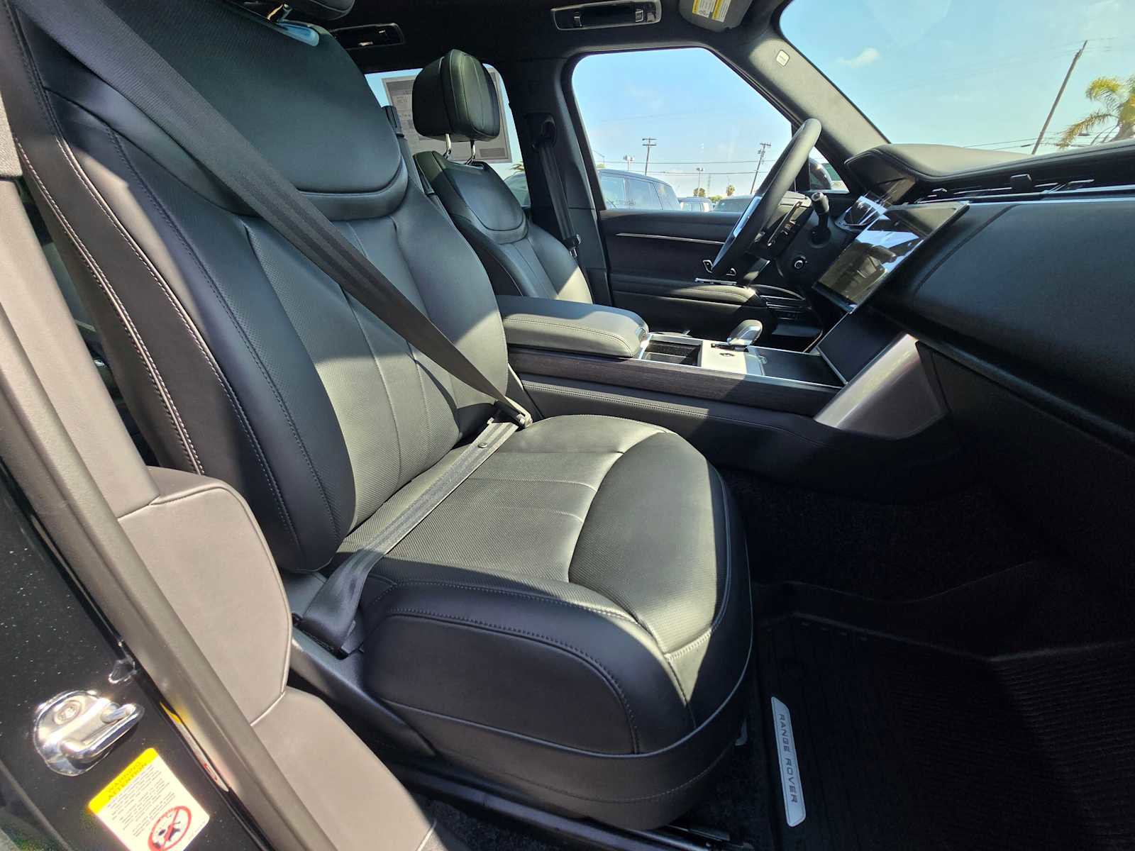New 2025 Land Rover Range Rover SE image 11