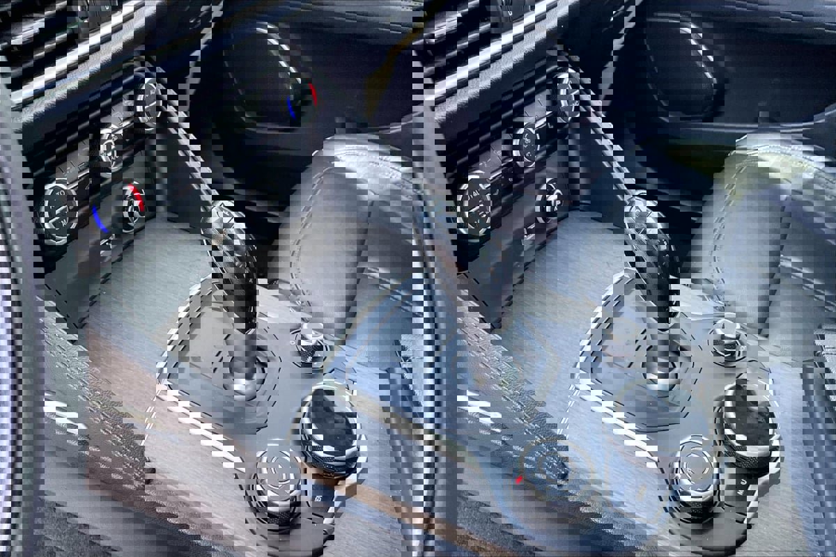 Used 2019 Alfa Romeo Stelvio Ti w/ Nero Edizione image 15