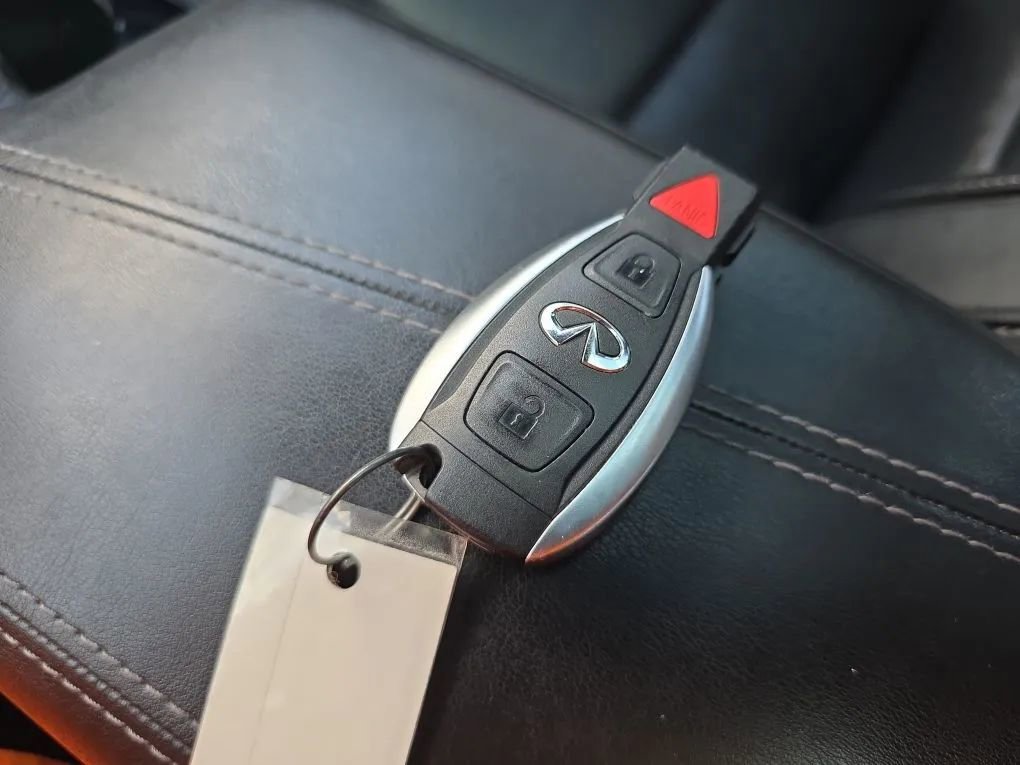 Used 2017 INFINITI QX30 Premium w/ Technology Package image 42