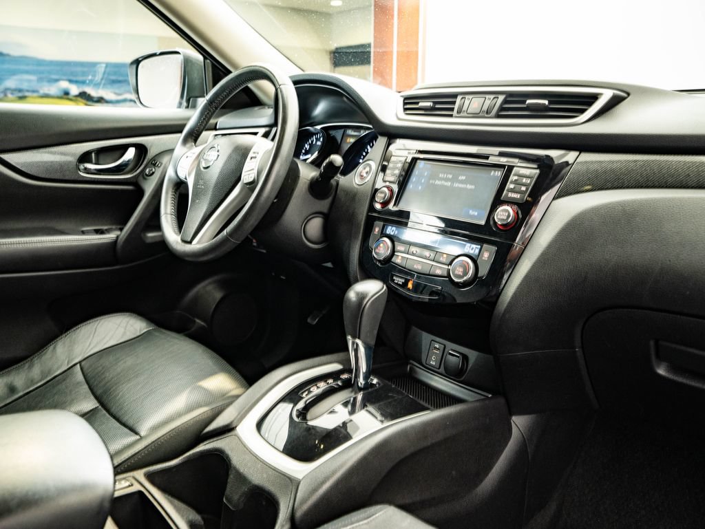 Used 2015 Nissan Rogue SL AWD/4WD image 49