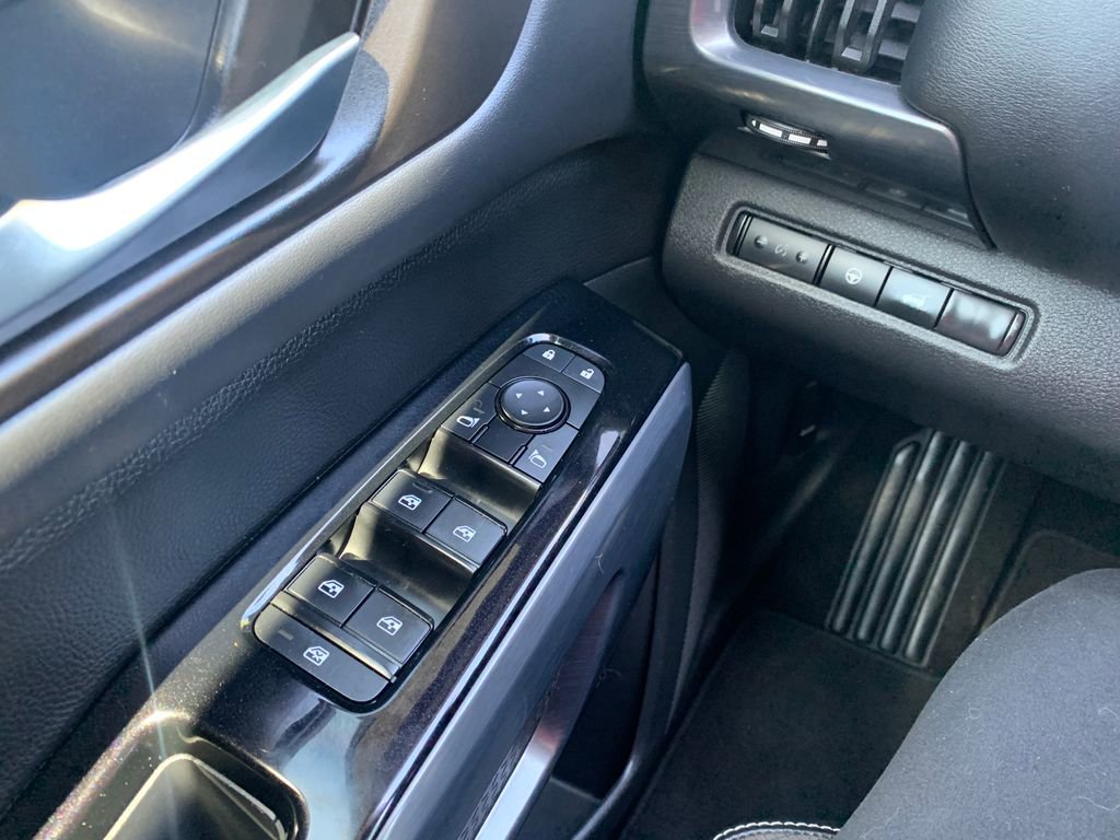 Used 2023 Nissan Pathfinder SL w/ Lighting Package (N92) FWD image 20