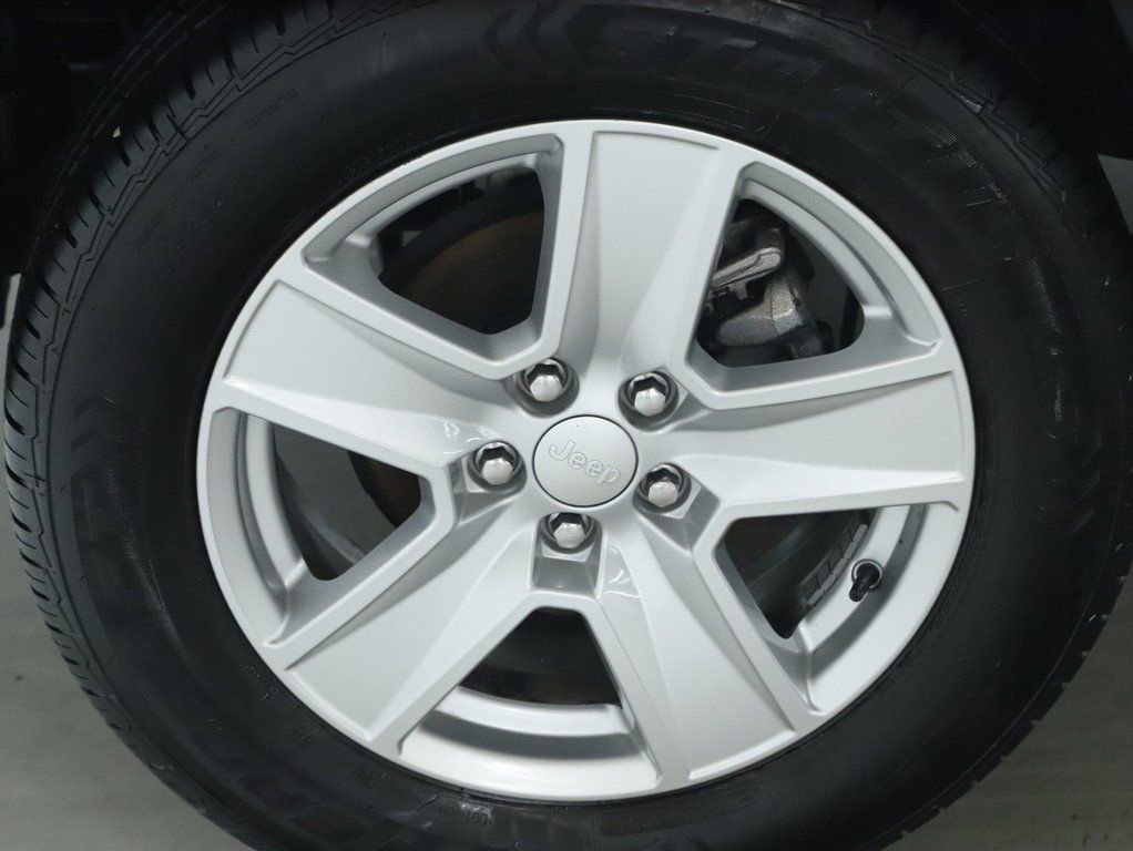 Used 2022 Jeep Compass Latitude AWD/4WD image 12