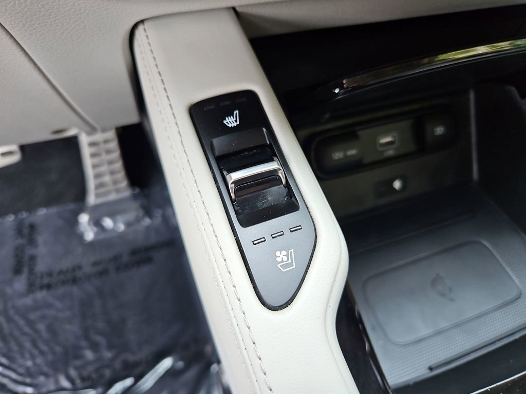 Used 2022 Kia Telluride SX w/ SX Prestige Package AWD/4WD image 22