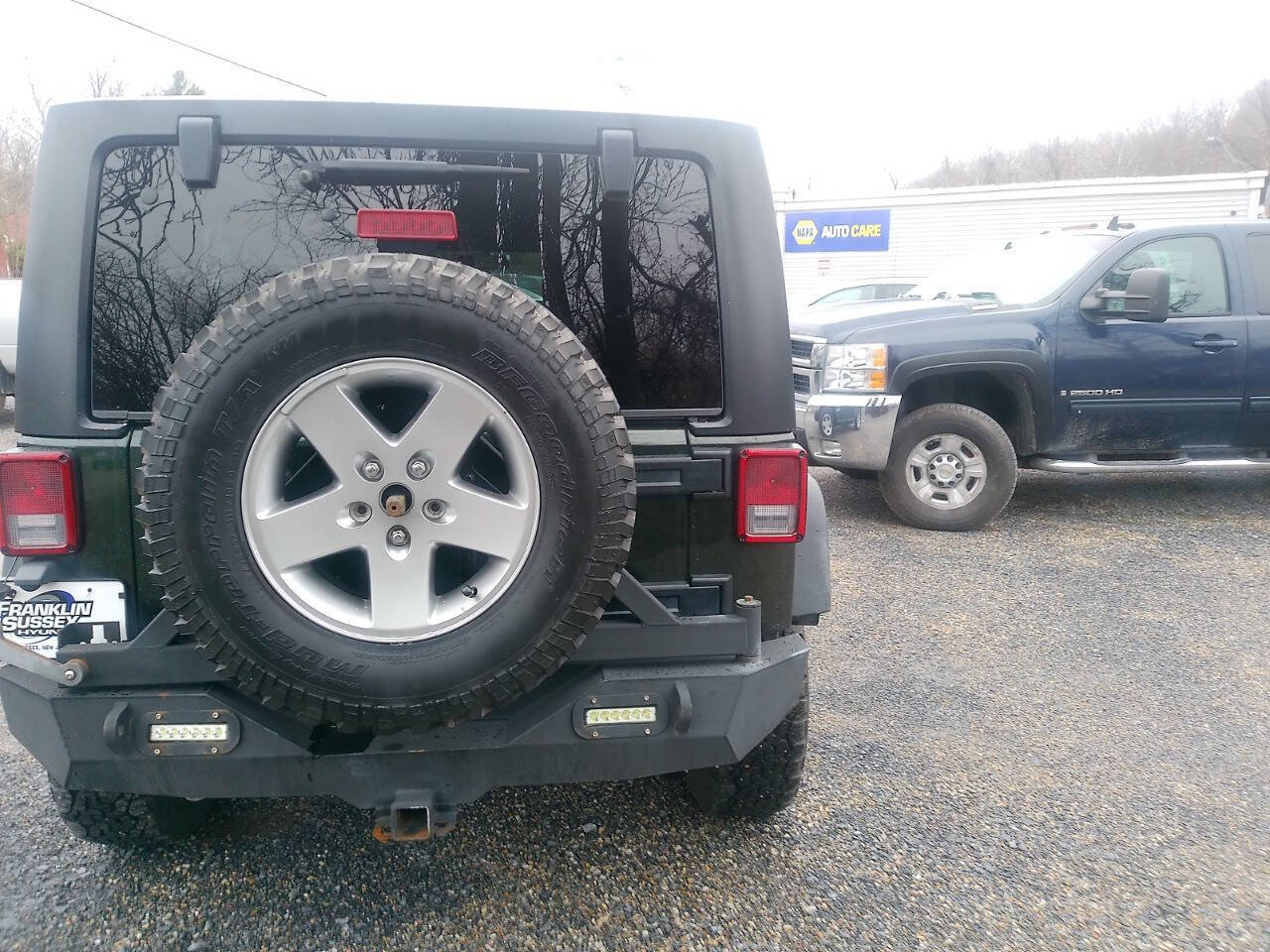 Used 2011 Jeep Wrangler Unlimited Rubicon w/ Dual Top Group image 17