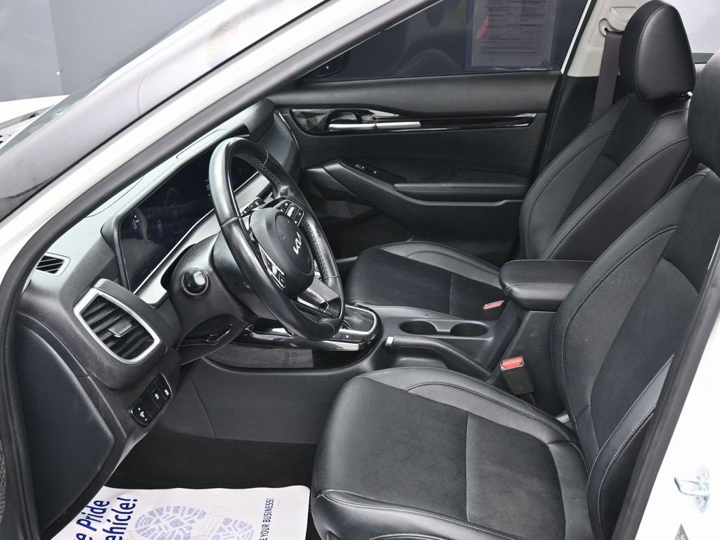 Used 2024 Kia Seltos EX image 15