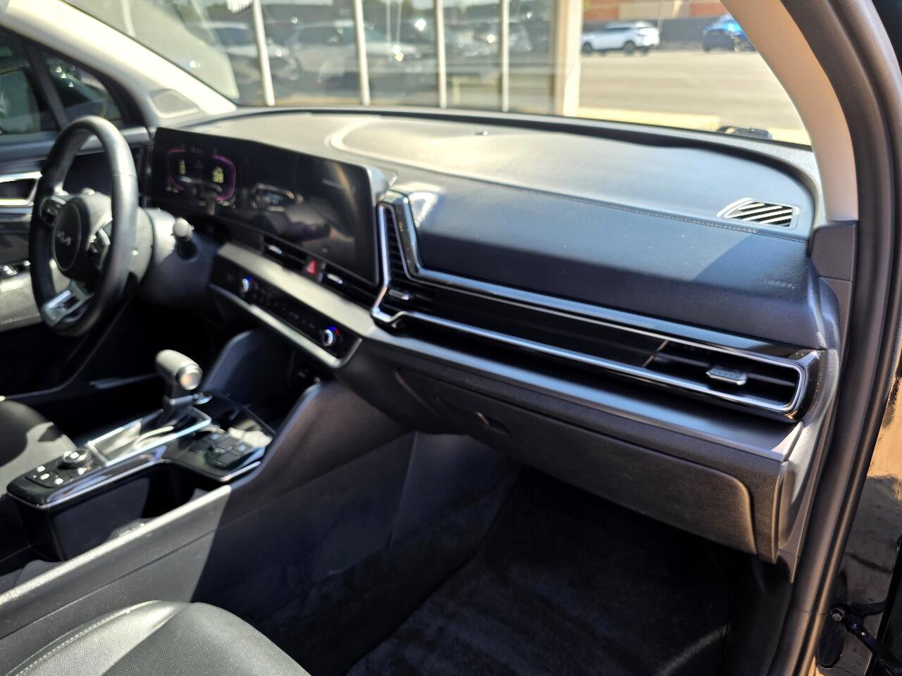 Used 2024 Kia Sportage EX image 18