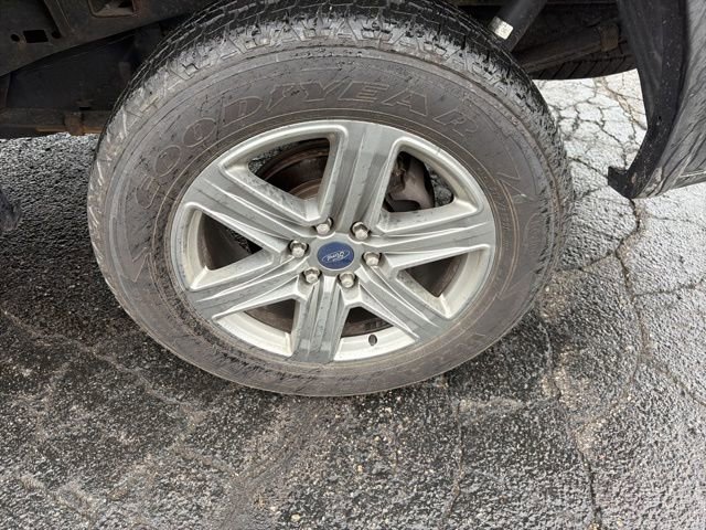 Used 2018 Ford F150 Lariat w/ Equipment Group 502A Luxury AWD/4WD image 9