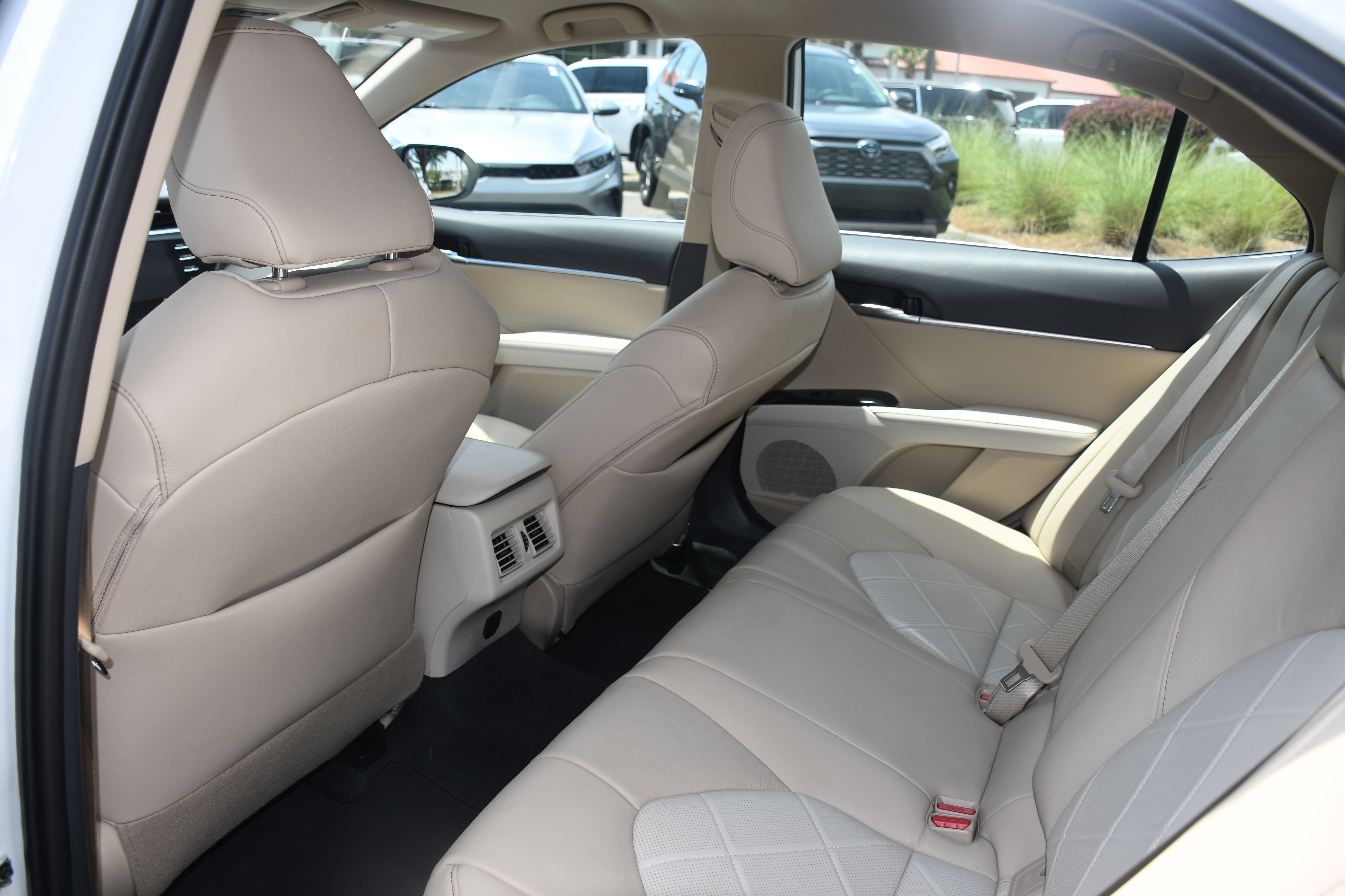 Used 2019 Toyota Camry XLE FWD image 15