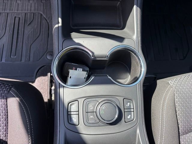 Used 2023 GMC Terrain SLE w/ Driver Convenience Package image 13