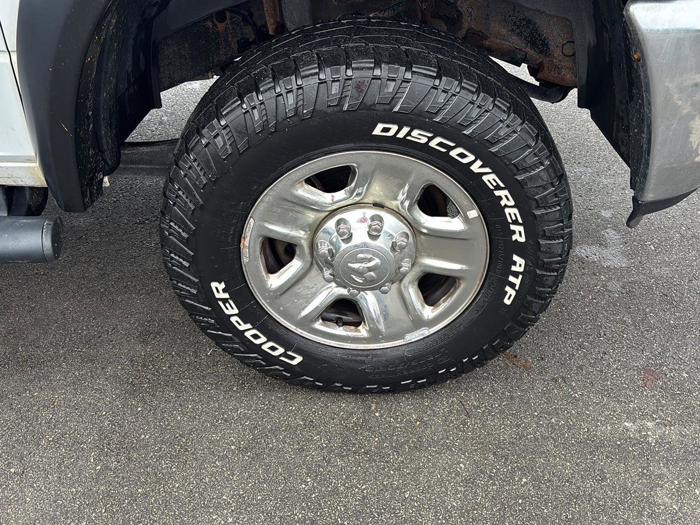 Used 2018 RAM 2500 Tradesman w/ Chrome Appearance Group image 14