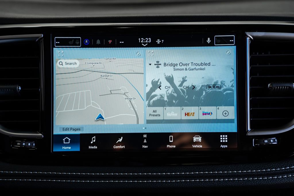 New 2026 Chrysler Pacifica Limited w/ Uconnect Theater Family Group image 21