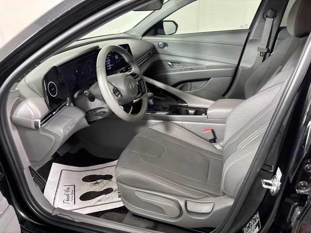 Used 2024 Hyundai Elantra SEL w/ Convenience Package FWD image 11