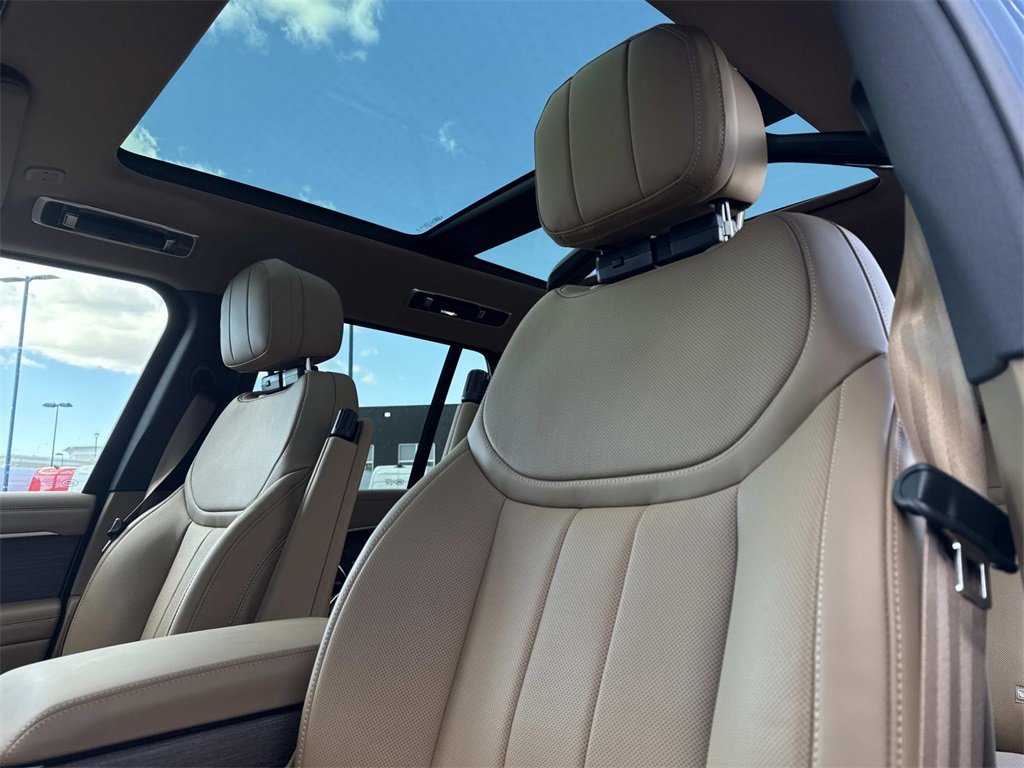 New 2026 Land Rover Range Rover SE image 21