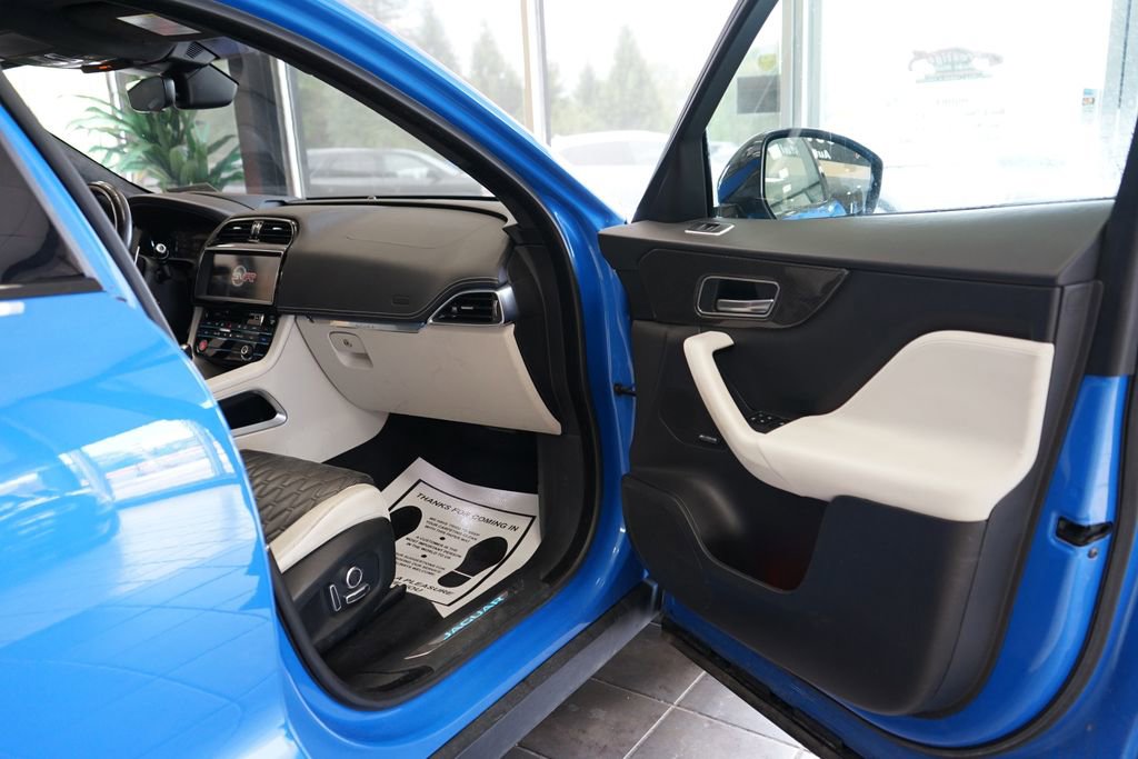 Used 2020 Jaguar F-PACE SVR AWD/4WD image 45