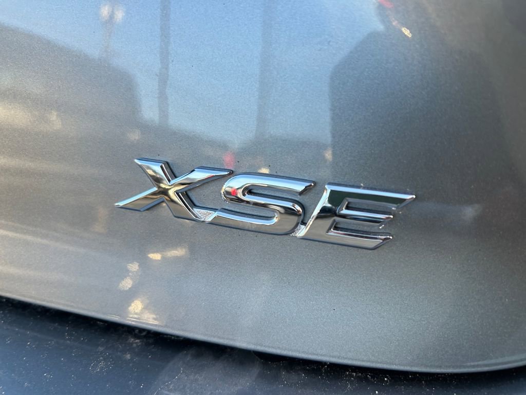 Used 2025 Toyota Camry XSE FWD image 33
