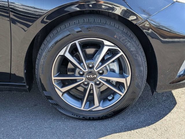 Used 2023 Kia Forte LXS image 7