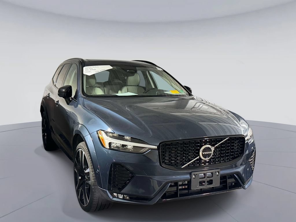 Used 2024 Volvo XC60 B5 Ultimate w/ Protection Package Premier AWD/4WD image 3