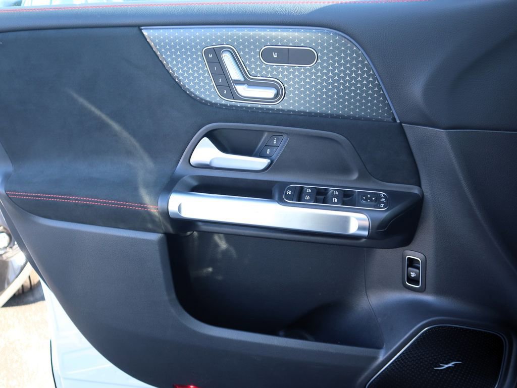 Certified 2025 Mercedes-Benz GLB 250 GLB 250 image 17