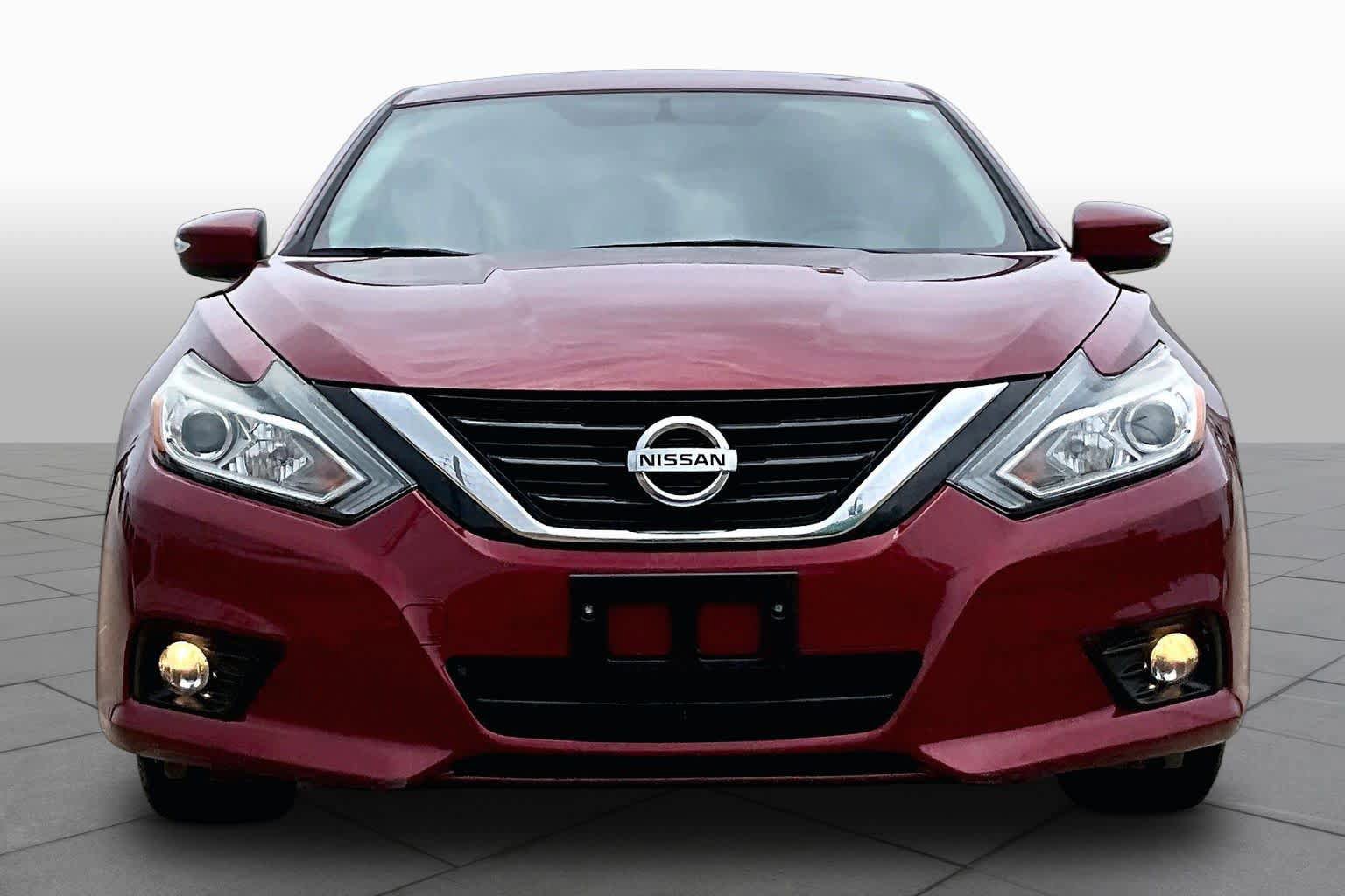 Used 2018 Nissan Altima 2.5 SV w/ 2.5 SV Technology Package FWD image 3