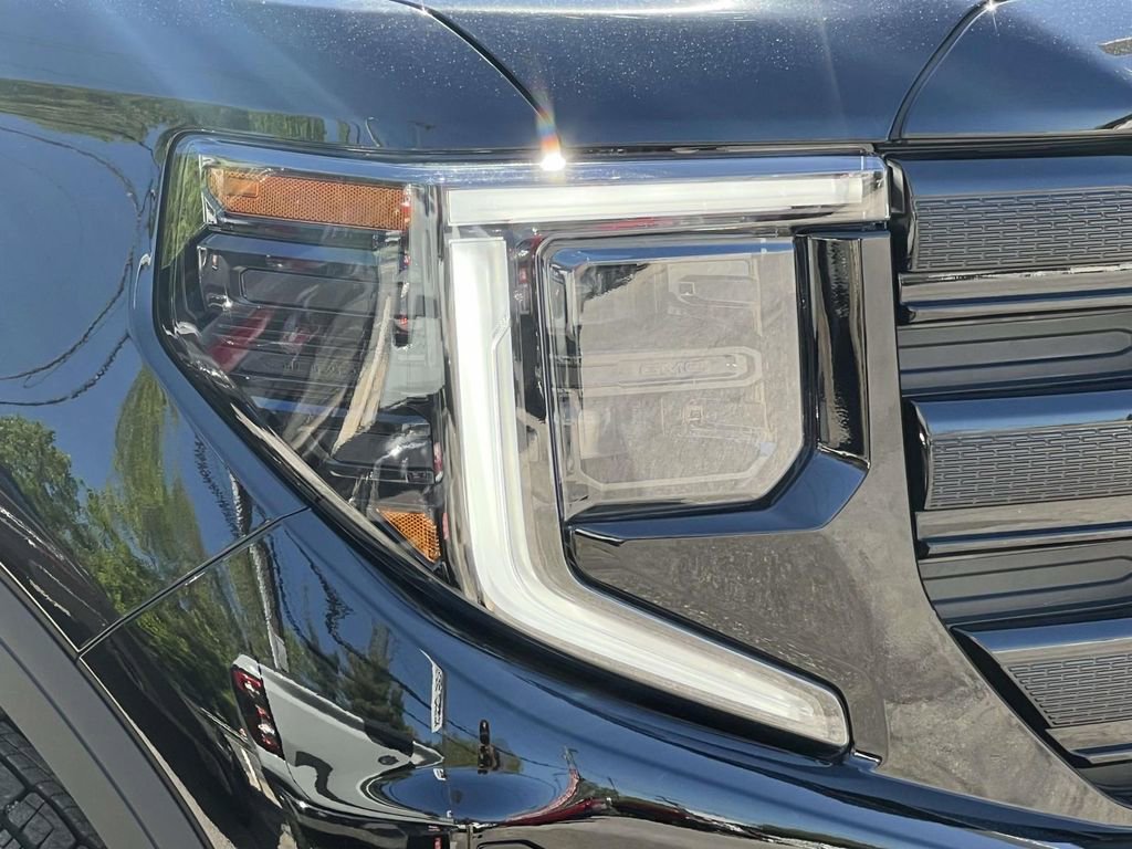 Used 2025 GMC Sierra 1500 Elevation AWD/4WD image 8