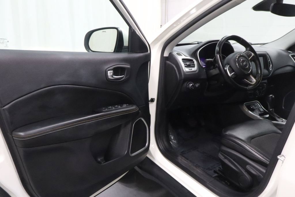 Certified 2020 Jeep Compass Latitude w/ Cold Weather Group AWD/4WD image 8