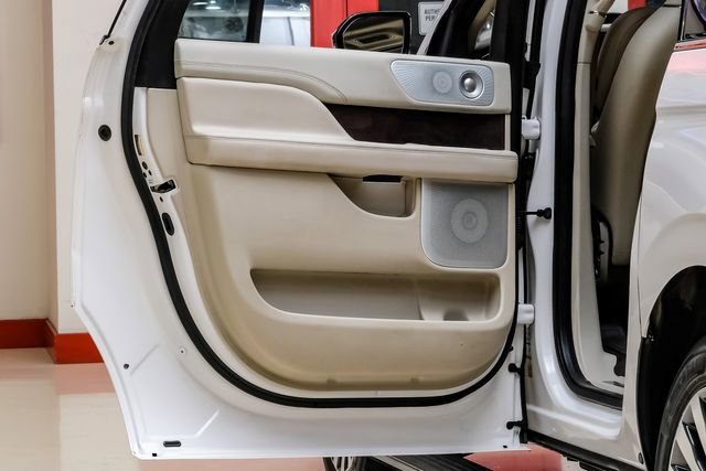Used 2018 Lincoln Navigator L Reserve w/ Technology Package AWD/4WD image 50