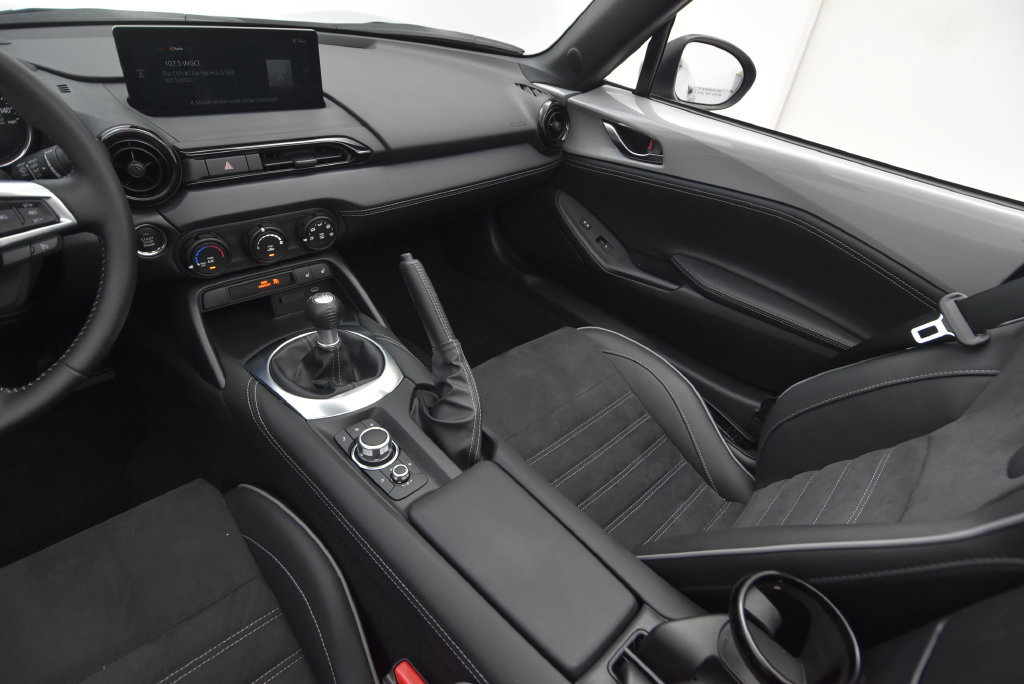 Certified 2025 MAZDA MX-5 Miata Club w/ Brembo/BBS Recaro Package RWD image 31