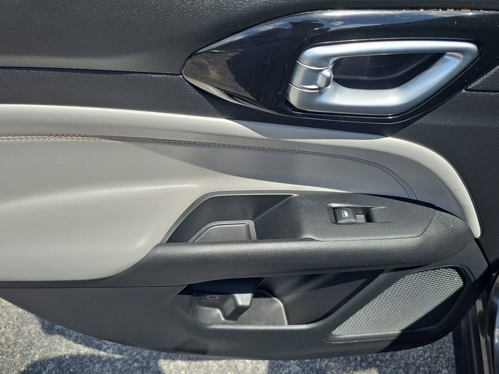 Used 2022 Jeep Compass Limited image 13