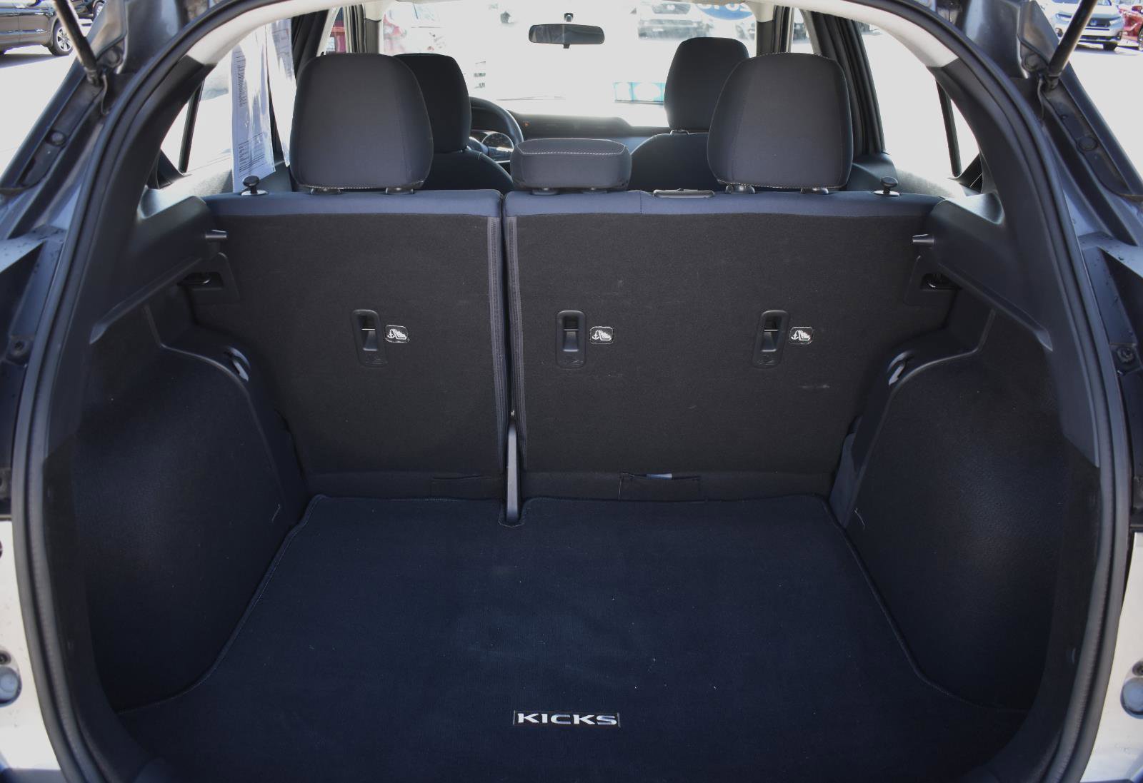 Used 2018 Nissan Kicks S image 16