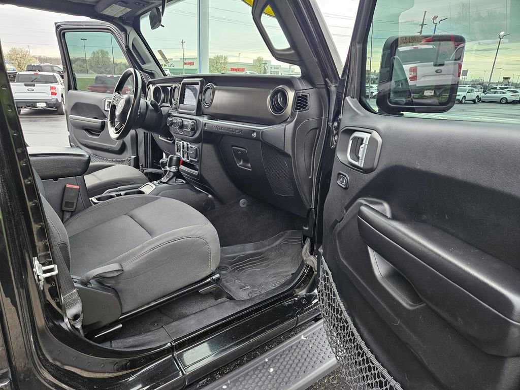 Used 2018 Jeep Wrangler Unlimited Sport S AWD/4WD image 24