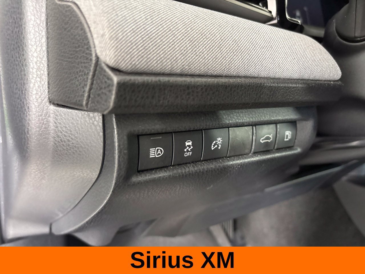 Used 2025 Toyota Camry LE w/ Convenience Package FWD image 11