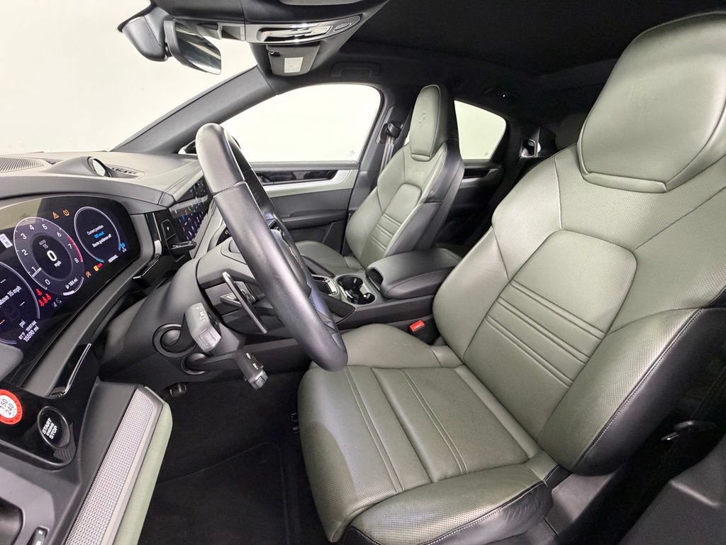Certified 2025 Porsche Cayenne Coupe AWD/4WD image 5