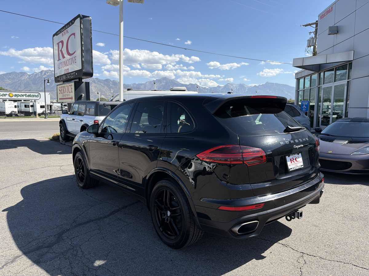 Used 2018 Porsche Cayenne Platinum Edition AWD/4WD image 3