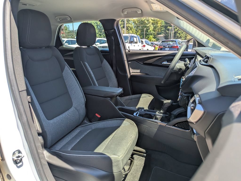 Used 2022 Chevrolet TrailBlazer LS w/ LPO, Blackout Package AWD/4WD image 29
