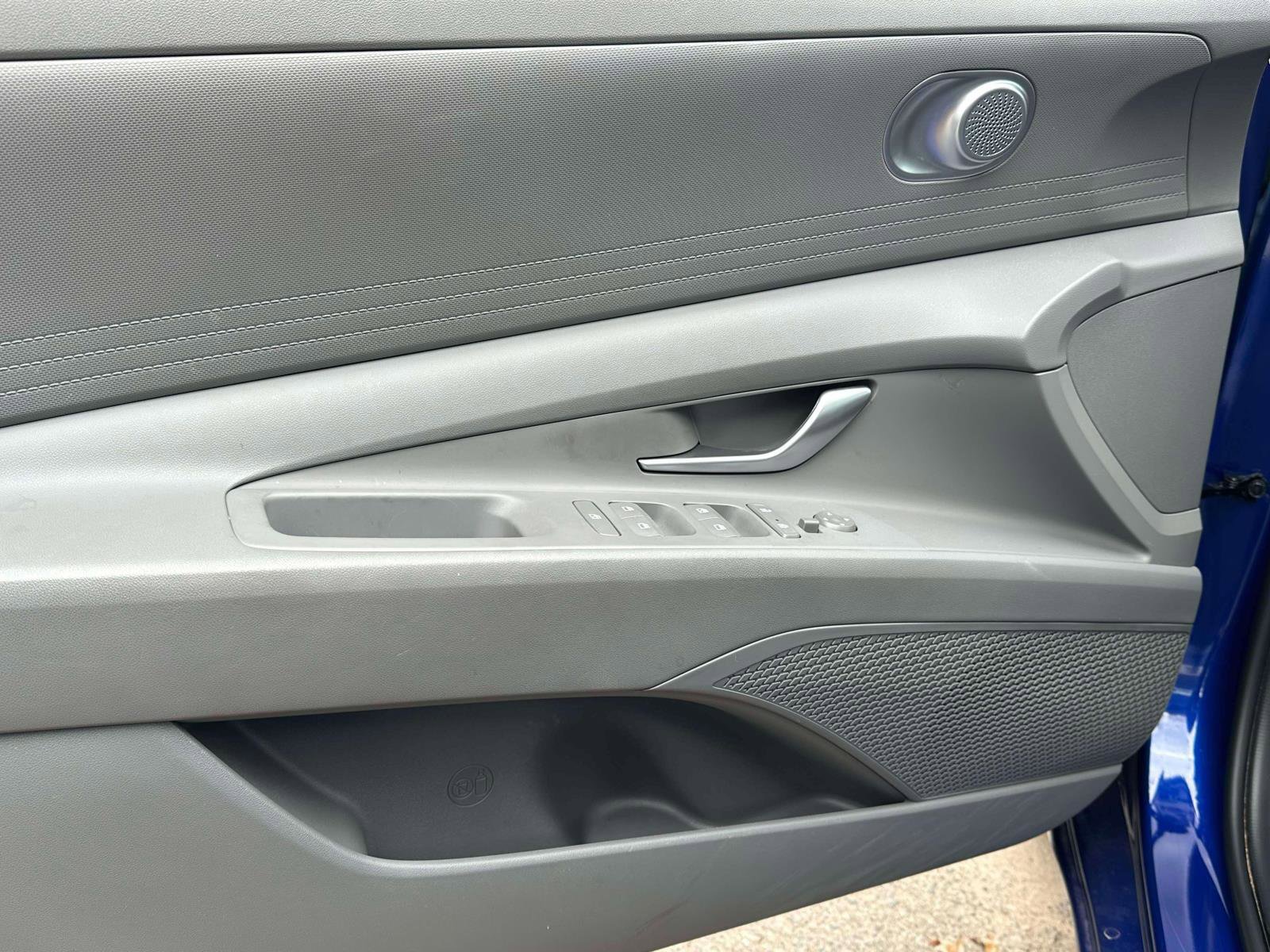 Used 2023 Hyundai Elantra Blue w/ Cargo Package image 15