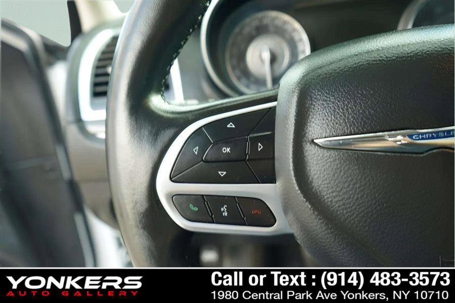 Used 2021 Chrysler 300 Touring L image 60