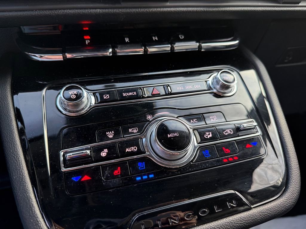 Used 2022 Lincoln Corsair Reserve w/ Equipment Group 201A image 21