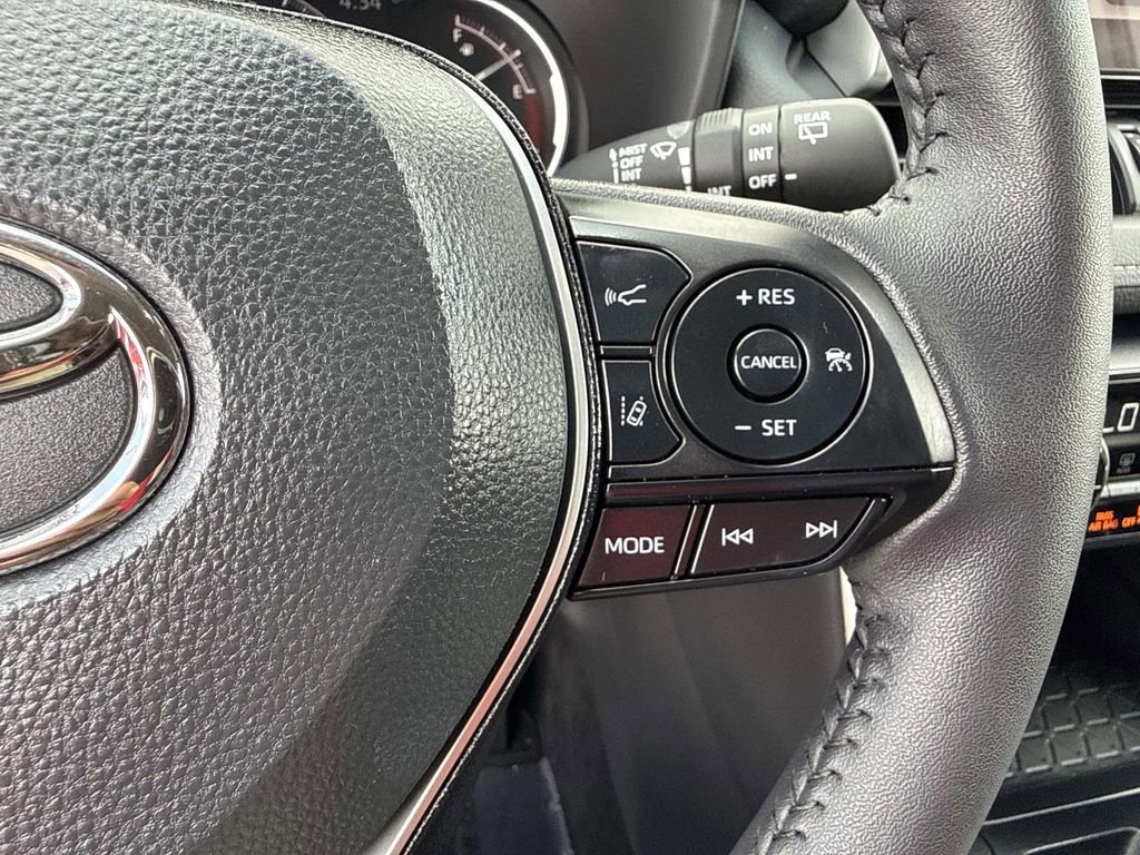 Used 2025 Toyota RAV4 XLE Premium image 34
