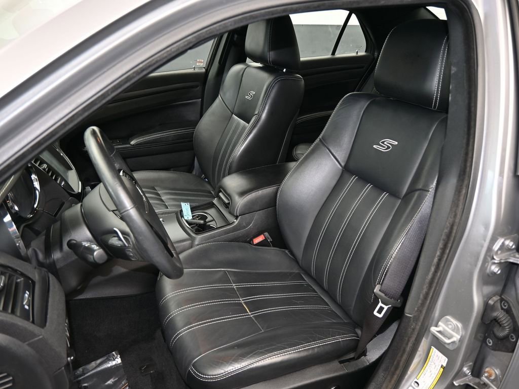 Used 2014 Chrysler 300 S image 29