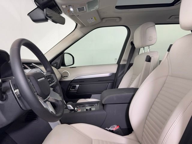 Used 2025 Land Rover Discovery Dynamic SE AWD/4WD image 5