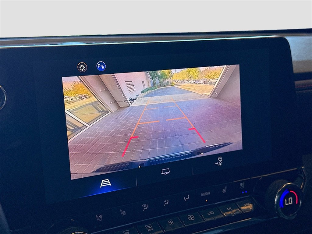 Used 2024 Chevrolet Colorado Z71 w/ Z71 Convenience Package 2 image 14