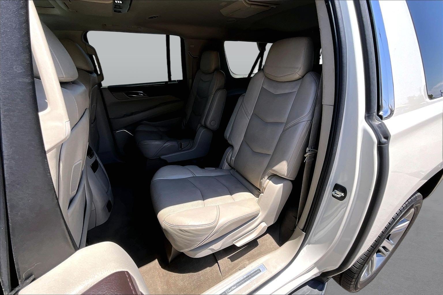 Used 2015 Cadillac Escalade ESV Luxury AWD/4WD image 27