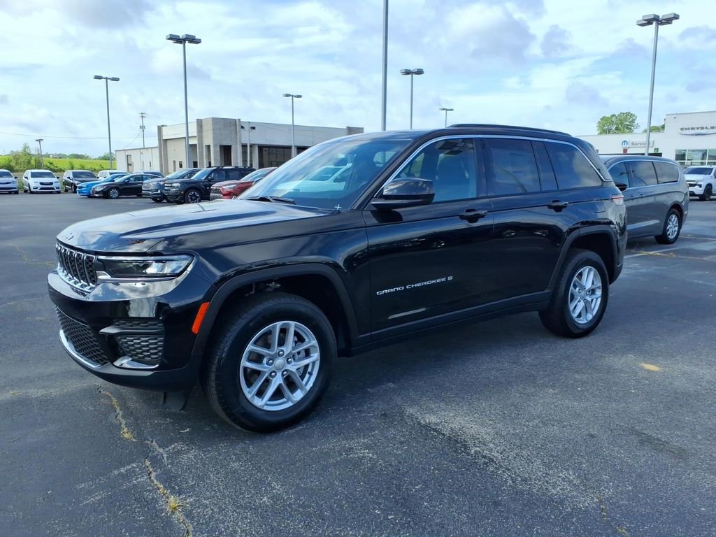 New 2026 Jeep Grand Cherokee Laredo X AWD/4WD image 3