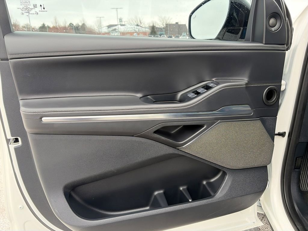 Used 2025 Lincoln Navigator L Reserve w/ Jet Appearance Package AWD/4WD image 12