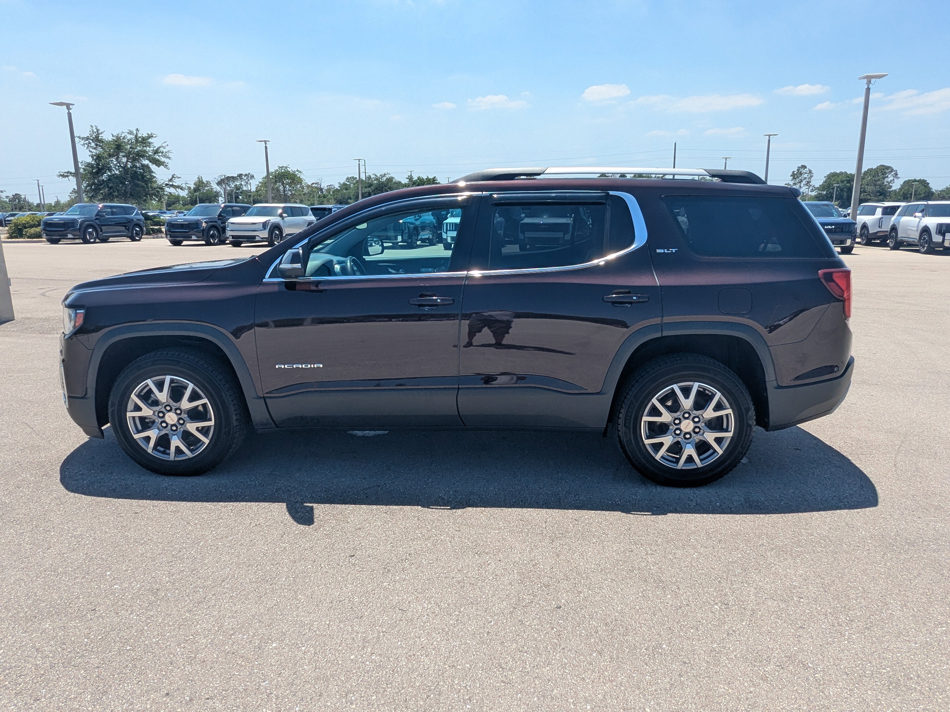 Used 2021 GMC Acadia SLT w/ Premium Package image 8